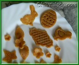 Sujets de Pques en pte fruite biscuite  modeler  la noisette et  l'abricot